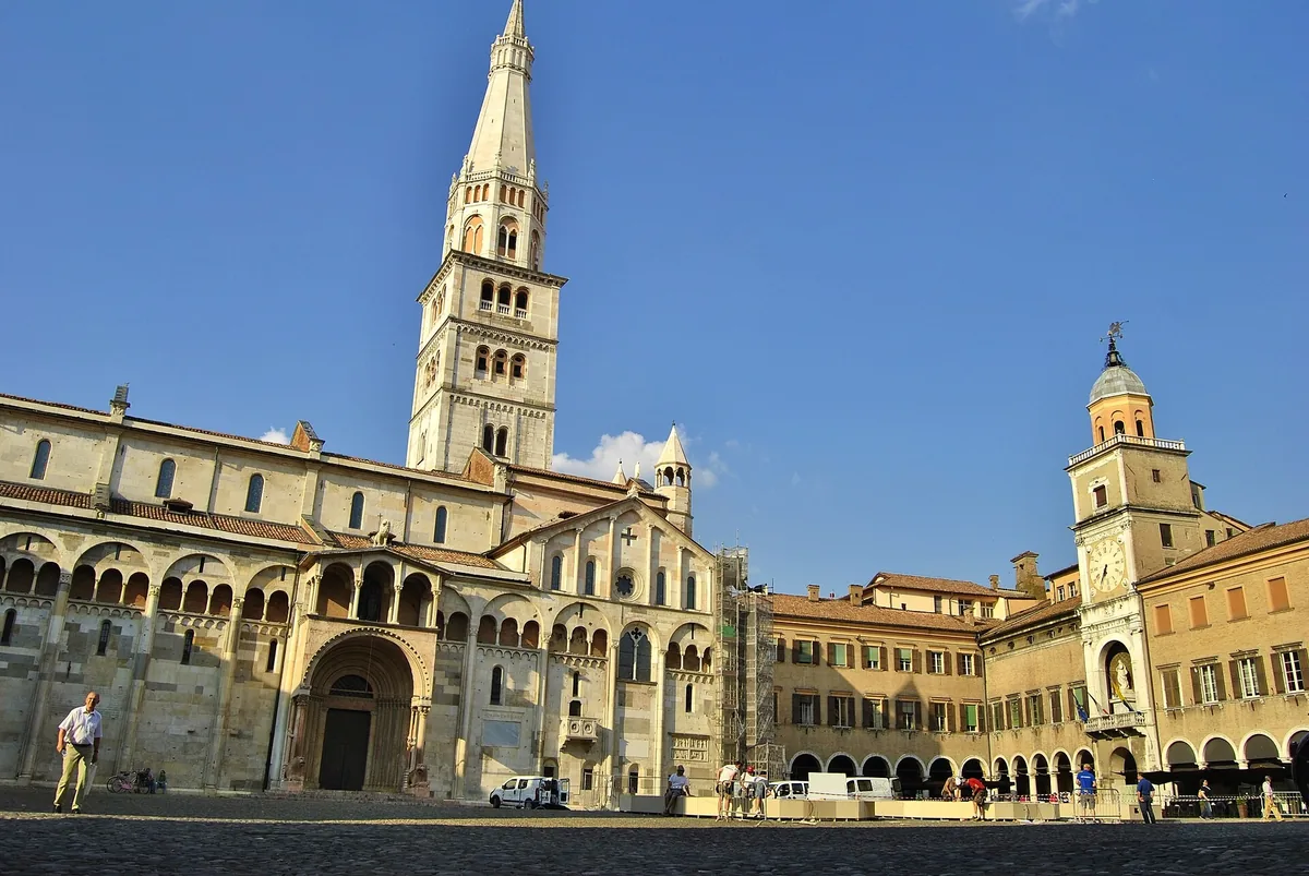 Dom von Modena, der Turm Ghirlandina und der Palazzo Comunale auf der Piazza Grande